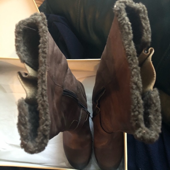 🤎 Beautiful Brown, Fur-lined, SpringStep Boots 🤎 - Picture 10 of 15